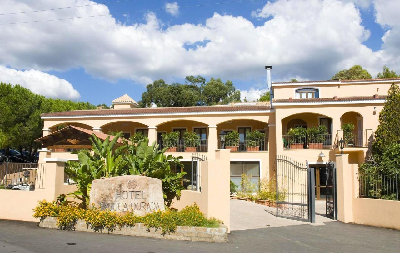 Amareclub Rocca Dorada Hotel Santa Margherita di Pula Exterior photo
