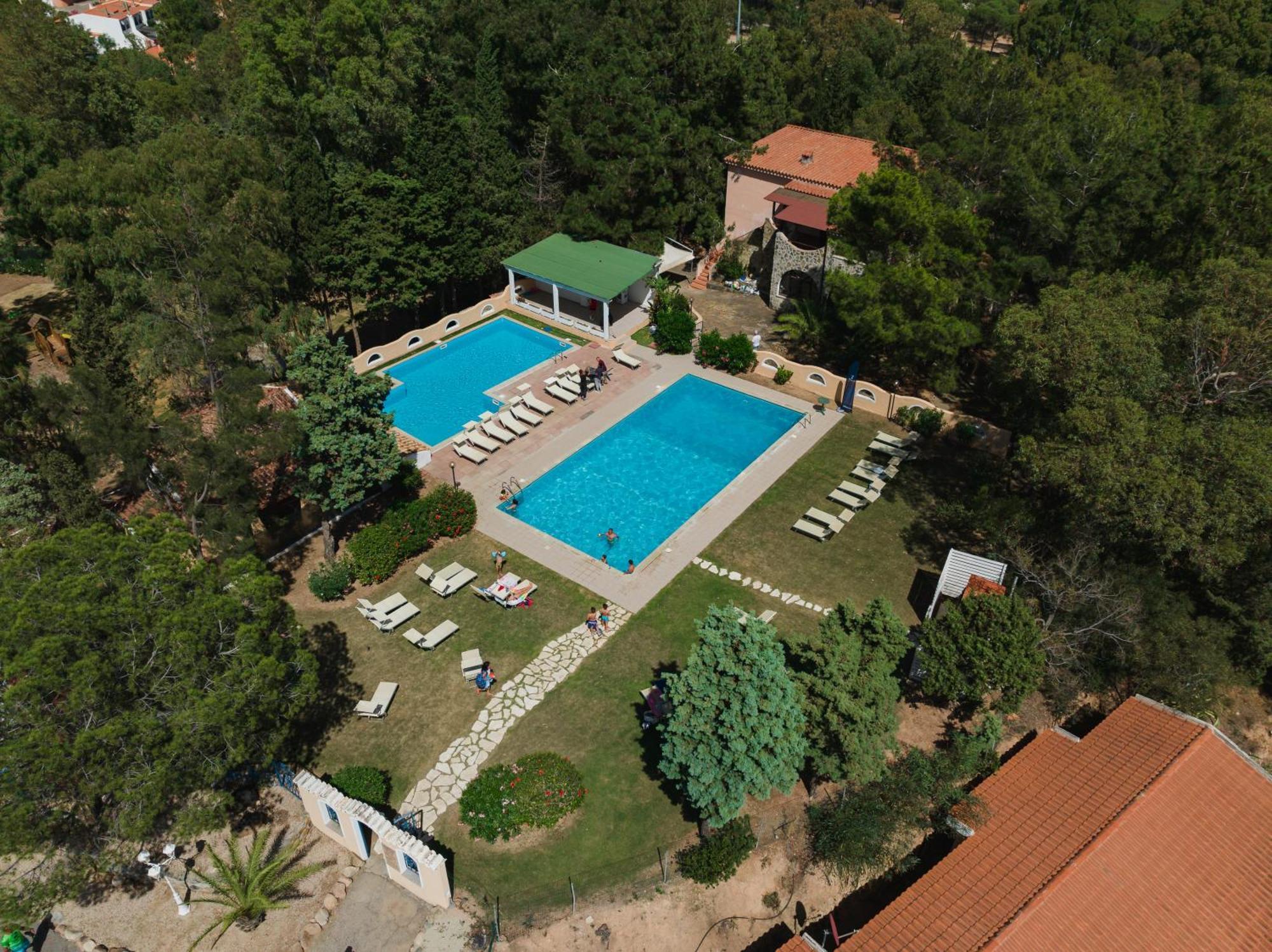 Amareclub Rocca Dorada Hotel Santa Margherita di Pula Exterior photo