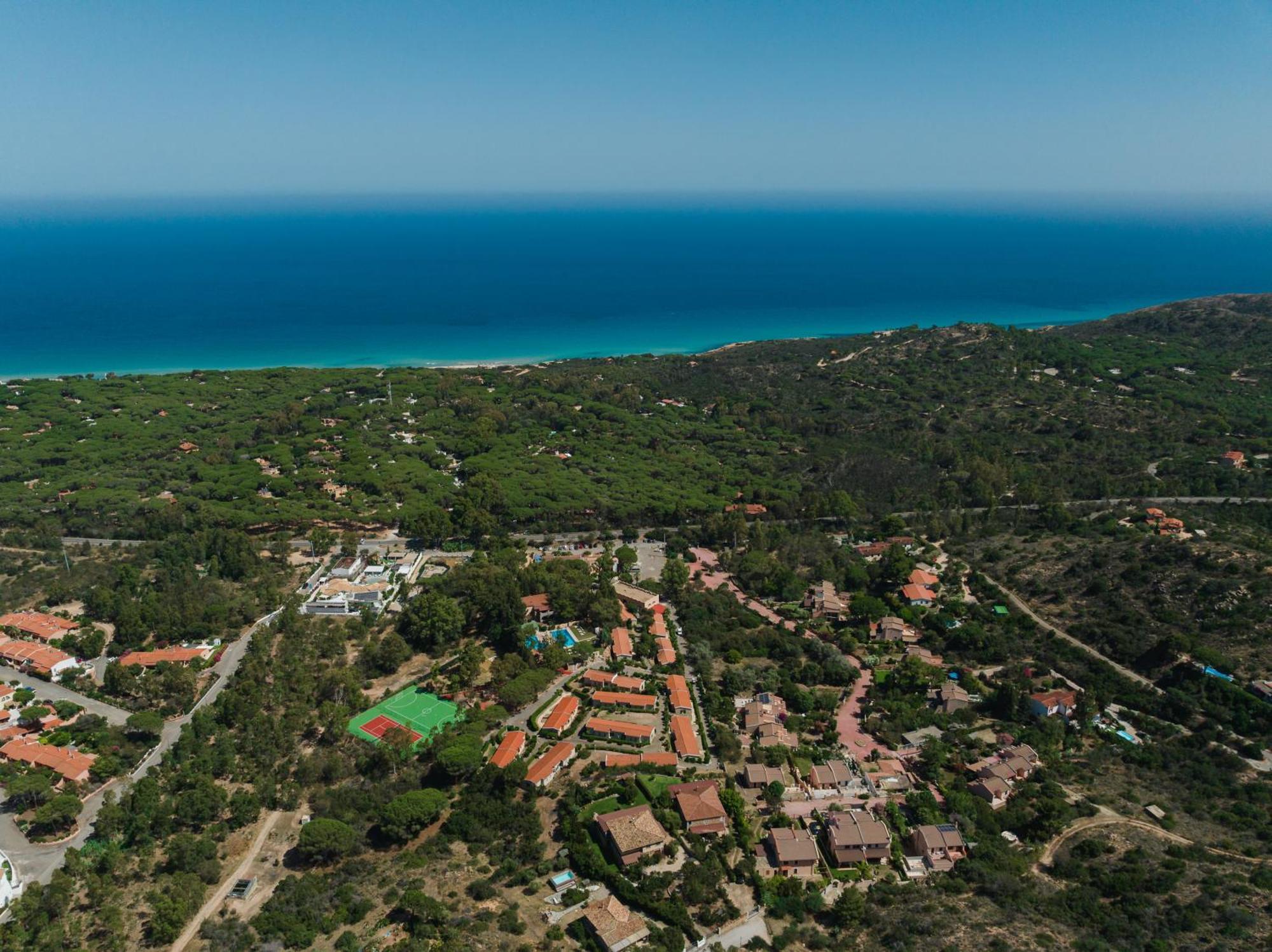 Amareclub Rocca Dorada Hotel Santa Margherita di Pula Exterior photo